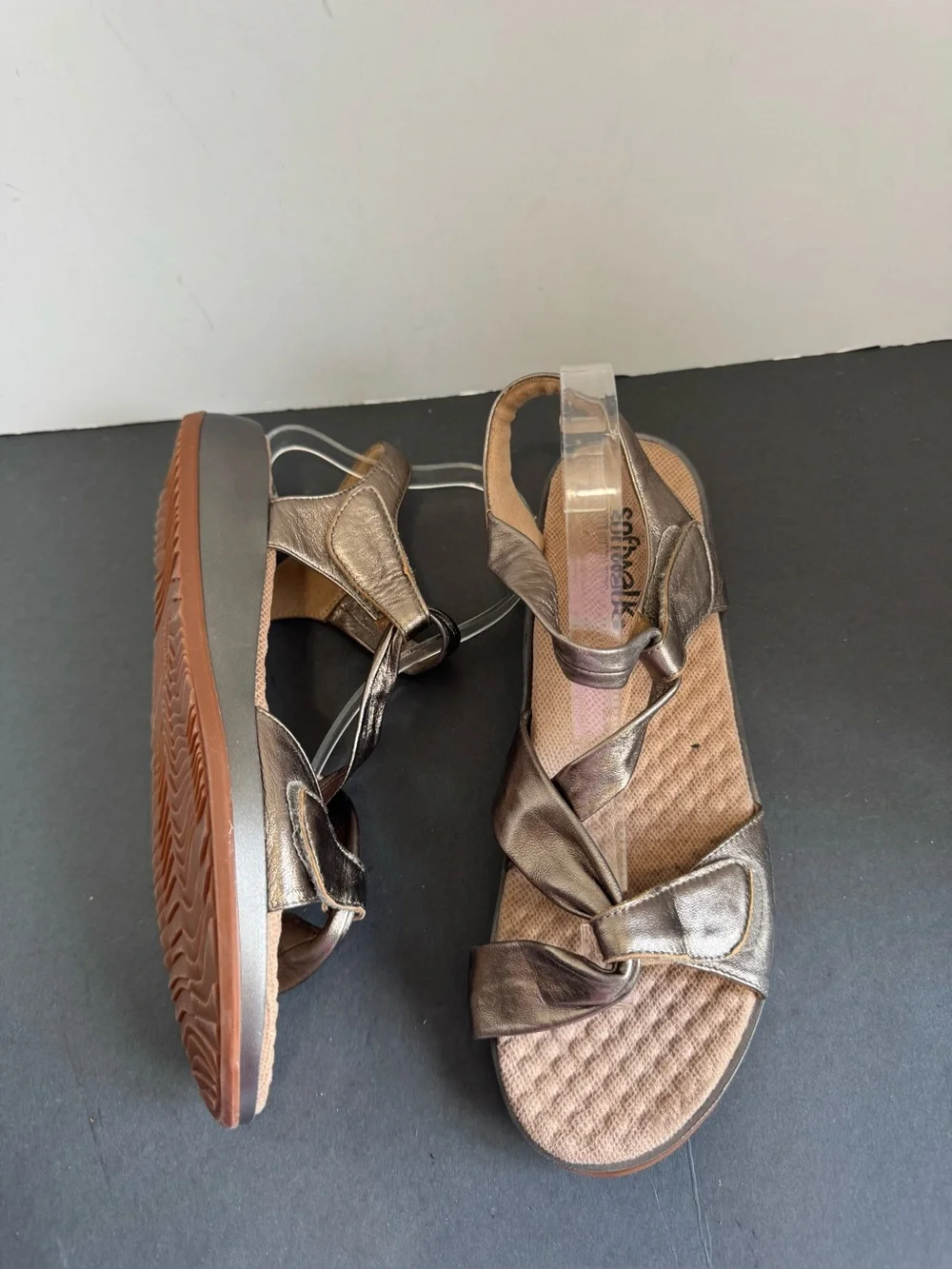 SoftWalk women's Del Rey leather sandals. Size 11M